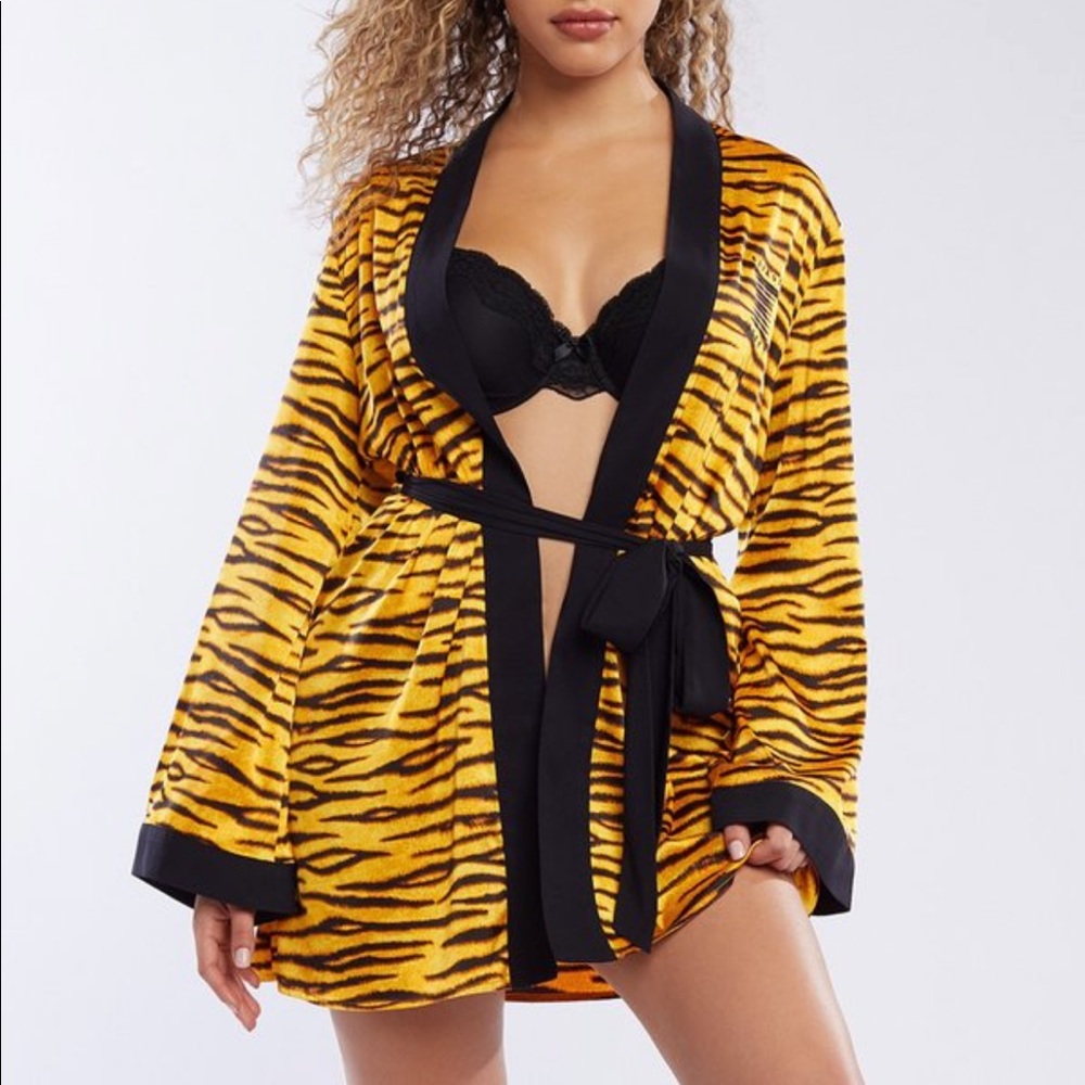 Savage X Fenty by Rihanna Natural Tiger Print Robe